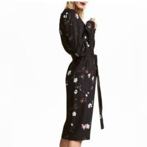🔔 SOLD 🔔 H&M | Floral Print Dress
